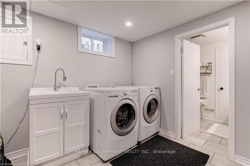 22 Garden Crescent, Hamilton, ON - Indoor Photo Showing Laundry Room