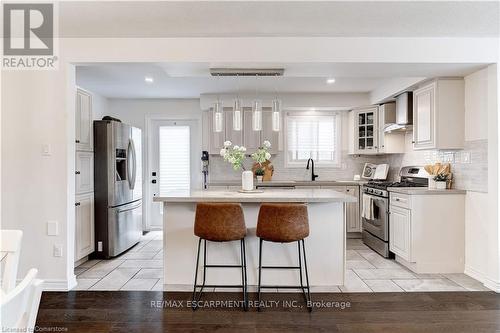 22 Garden Crescent, Hamilton (Burkholme), ON - Indoor Photo Showing Kitchen With Upgraded Kitchen