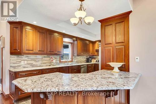 59 Windham 11 Road, Norfolk, ON - Indoor Photo Showing Kitchen With Upgraded Kitchen