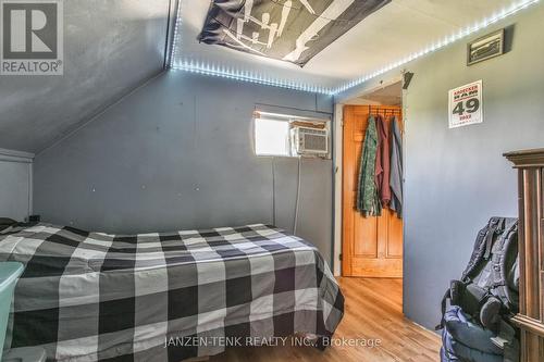 800 1St Concession Rd Enr Road, Norfolk (Fairground), ON - Indoor Photo Showing Bedroom