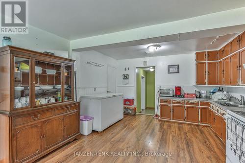 800 1St Concession Rd Enr Road, Norfolk (Fairground), ON - Indoor Photo Showing Kitchen