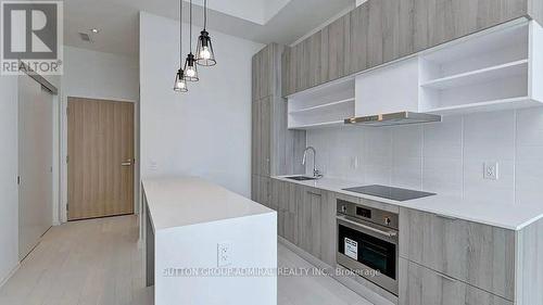 1704 - 5 Soudan Avenue, Toronto, ON - Indoor Photo Showing Kitchen With Upgraded Kitchen