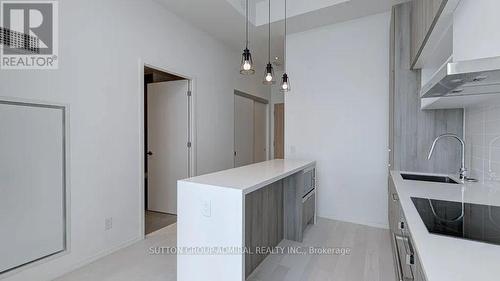 1704 - 5 Soudan Avenue, Toronto, ON - Indoor Photo Showing Kitchen