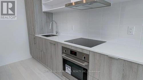 1704 - 5 Soudan Avenue, Toronto, ON - Indoor Photo Showing Kitchen With Upgraded Kitchen