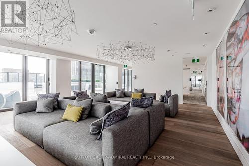 1704 - 5 Soudan Avenue, Toronto, ON - Indoor Photo Showing Living Room