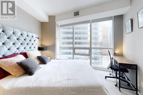 2208 - 65 Bremner Boulevard, Toronto (Waterfront Communities), ON - Indoor Photo Showing Bedroom