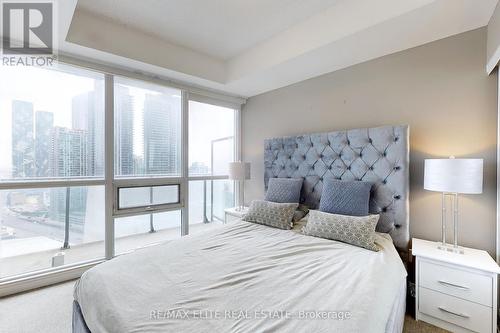 2208 - 65 Bremner Boulevard, Toronto (Waterfront Communities), ON - Indoor Photo Showing Bedroom