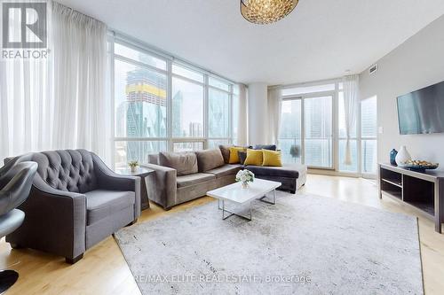 2208 - 65 Bremner Boulevard, Toronto (Waterfront Communities), ON - Indoor Photo Showing Living Room