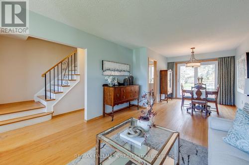 30 Schubert Drive, Toronto, ON - Indoor Photo Showing Living Room