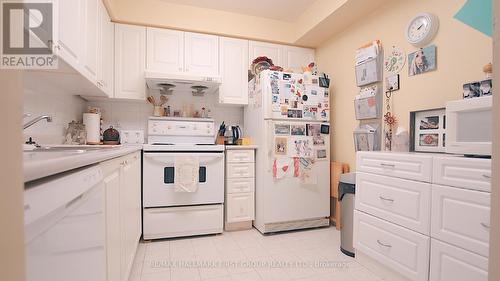 303 - 1000 The Esplanade N, Pickering, ON - Indoor Photo Showing Kitchen