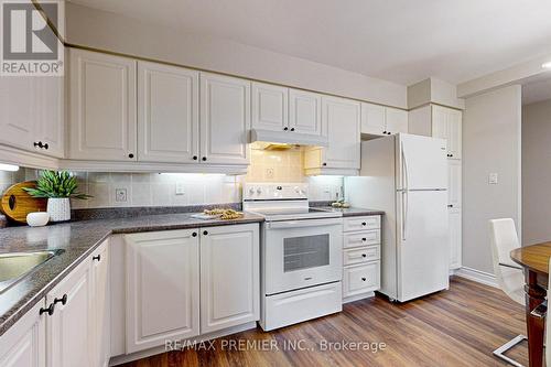 521 - 7373 Martin Grove Road, Vaughan (Vaughan Grove), ON - Indoor Photo Showing Kitchen