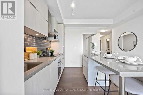 524 - 10 Rouge Valley Drive, Markham, ON - Indoor Photo Showing Kitchen