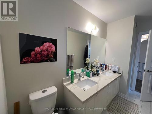 37 Brookwood Drive, Richmond Hill, ON - Indoor Photo Showing Bathroom