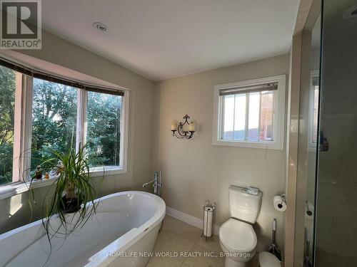 37 Brookwood Drive, Richmond Hill, ON - Indoor Photo Showing Bathroom