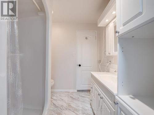 121 Parkland Crescent, Kitchener, ON - Indoor Photo Showing Bathroom