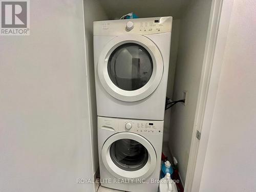 2905 - 360 Square One Drive, Mississauga (City Centre), ON - Indoor Photo Showing Laundry Room