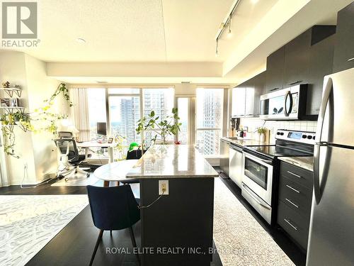 2905 - 360 Square One Drive, Mississauga (City Centre), ON - Indoor Photo Showing Kitchen With Upgraded Kitchen