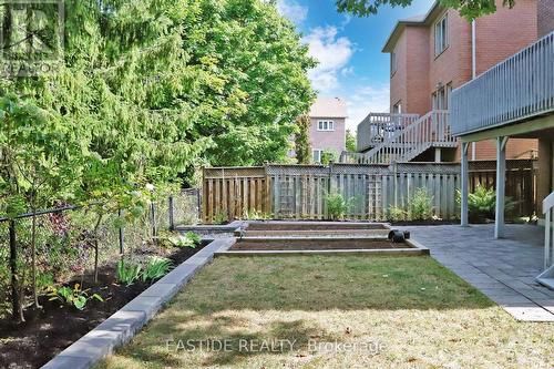 6 Taos Court, Richmond Hill (Westbrook), ON - Outdoor