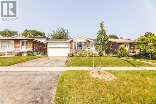 30 Stainforth Drive, Toronto (Agincourt South-Malvern West), ON - Outdoor With Facade