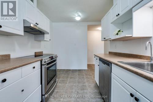 109 - 700 Dynes Road, Burlington, ON - Indoor Photo Showing Kitchen