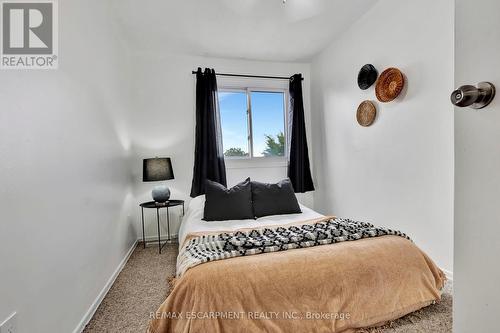 9 - 9 Beryl Street, Hamilton, ON - Indoor Photo Showing Bedroom