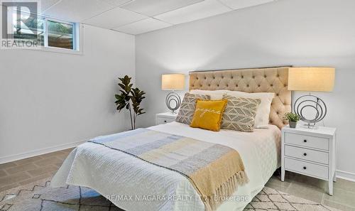 40 Merritt Road, Pelham, ON - Indoor Photo Showing Bedroom