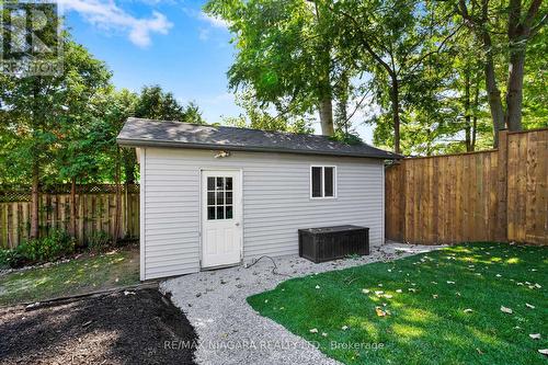 40 Merritt Road, Pelham, ON - Outdoor With Exterior