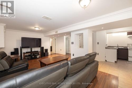 197 Vodden Street W, Brampton, ON - Indoor Photo Showing Living Room