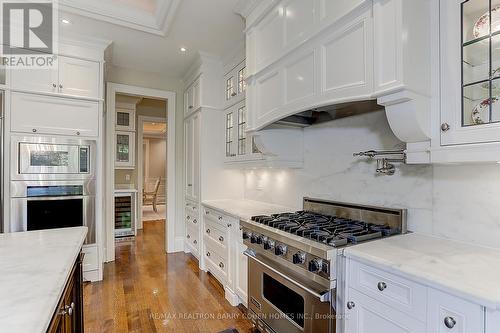 17 Blyth Hill Road, Toronto (Bridle Path-Sunnybrook-York Mills), ON - Indoor Photo Showing Kitchen With Upgraded Kitchen