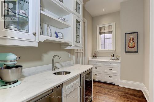 17 Blyth Hill Road, Toronto (Bridle Path-Sunnybrook-York Mills), ON - Indoor Photo Showing Kitchen