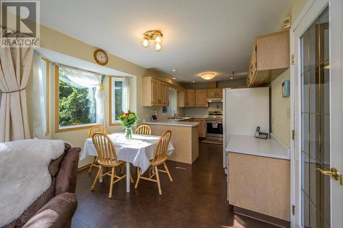 3751 James Court, Prince George, BC - Indoor Photo Showing Dining Room