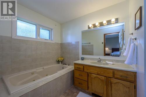 3751 James Court, Prince George, BC - Indoor Photo Showing Bathroom