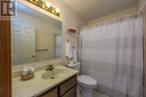 3751 James Court, Prince George, BC - Indoor Photo Showing Bathroom