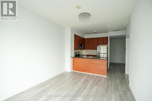 3210 - 225 Webb Drive, Mississauga, ON - Indoor Photo Showing Kitchen