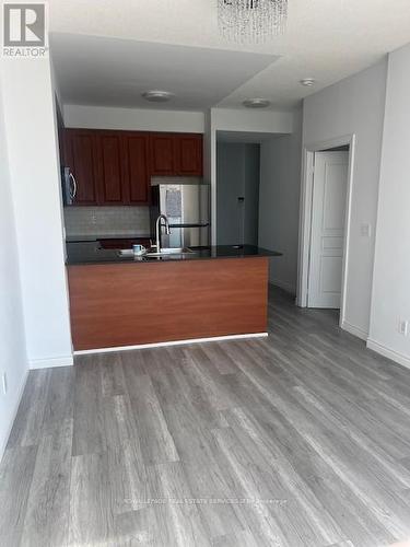 3210 - 225 Webb Drive, Mississauga, ON - Indoor Photo Showing Kitchen