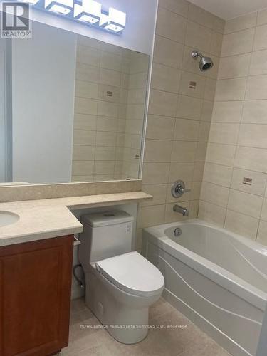 3210 - 225 Webb Drive, Mississauga, ON - Indoor Photo Showing Bathroom