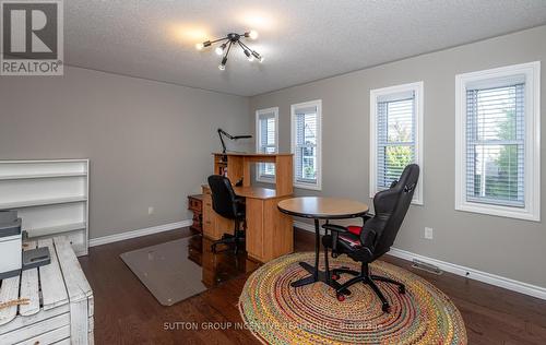 10 Saxon Road, Barrie, ON - Indoor