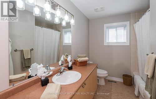 10 Saxon Road, Barrie, ON - Indoor Photo Showing Bathroom