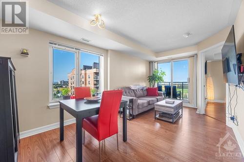 310 Central Park Drive Unit#9B, Ottawa, ON - Indoor Photo Showing Living Room