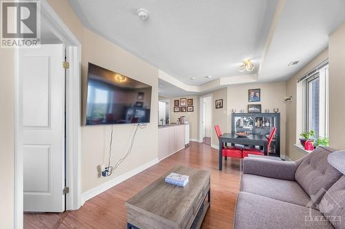 310 Central Park Drive Unit#9B, Ottawa, ON - Indoor Photo Showing Living Room