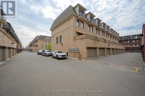 51 - 275 Royalton Common, Oakville (River Oaks), ON - Outdoor