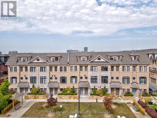 51 - 275 Royalton Common, Oakville (River Oaks), ON - Outdoor With Facade