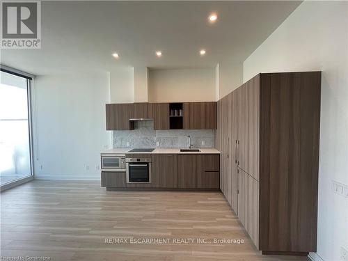 4209 - 19 Bathurst Street, Toronto (Waterfront Communities), ON - Indoor Photo Showing Kitchen