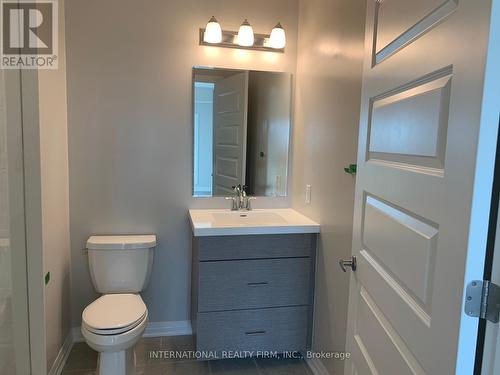 520 - 128 Grovewood Common, Oakville (Uptown Core), ON - Indoor Photo Showing Bathroom