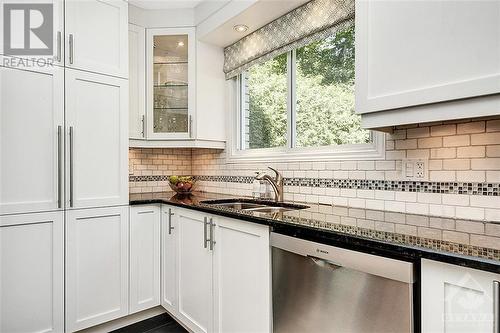 1885 Louisiana Avenue, Ottawa, ON - Indoor Photo Showing Kitchen With Double Sink