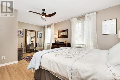 1885 Louisiana Avenue, Ottawa, ON - Indoor Photo Showing Bedroom