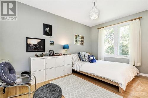 1885 Louisiana Avenue, Ottawa, ON - Indoor Photo Showing Bedroom