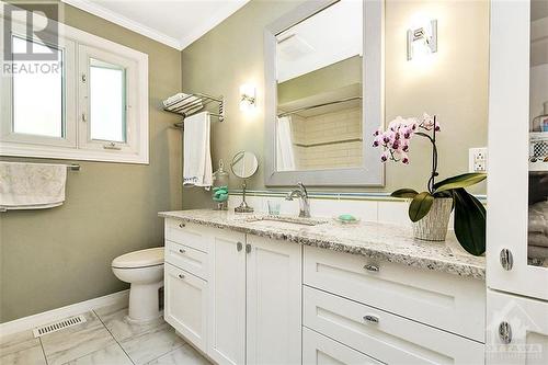 1885 Louisiana Avenue, Ottawa, ON - Indoor Photo Showing Bathroom