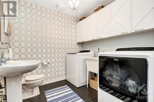 1885 Louisiana Avenue, Ottawa, ON - Indoor Photo Showing Laundry Room