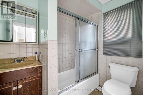 97 N Woodrow Boulevard, Toronto, ON - Indoor Photo Showing Bathroom